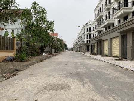 Bán căn Shophouse lô góc siêu đẹp, vị trí hoa hậu, đường to, gần chung cư.