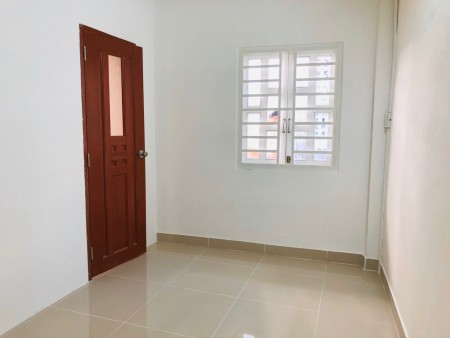Bán gấp nhà gần Mặt Tiền (4 x 6 ) đường Đề Thám, P. Cô Giang, Q1