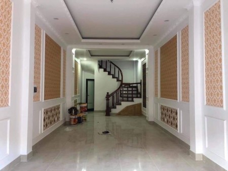 Bán Nhà 5 Tầng Phân Lô, Hoàng Văn Thái, DT 45m2, Mt 4m, Gara Ô Tô. Giá chỉ 6,55 tỷ.