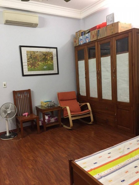 Bán gấp Mặt phố Đào Duy Anh, kinh doanh tốt giá 2.45 tỷ, 22mx2T