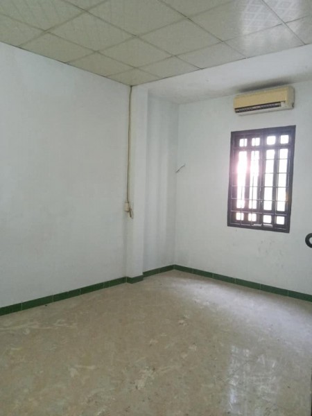 Bán nhà Lạc Long Quân, Hẻm xe hơi, Tân Bình, 2 tầng, BTCT, 3 tỷ 500 triệu.