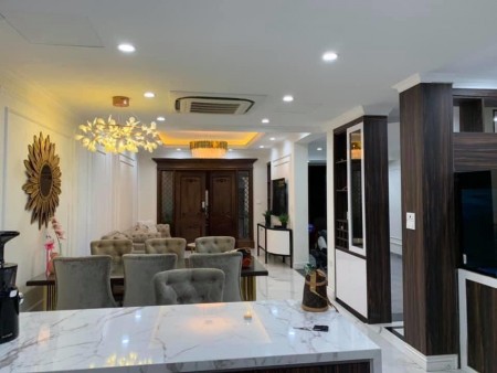 Phố Giang Văn Minh (Kim Mã –Ba Đình) 94m giá 16.5 tỷ