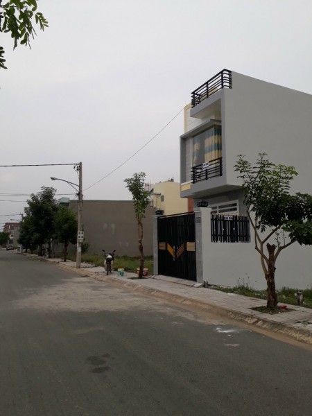 Bán Nhà tại Đức Hòa- Long An 60m2, giá rẻ,Sổ Hông Riêg