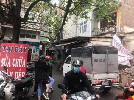 NHỈNH 5 TỶ NHÀ MỚI 45M2 KINH DOANH TRUNG TÂM CẦU GIẤY ! LH: 0961139798