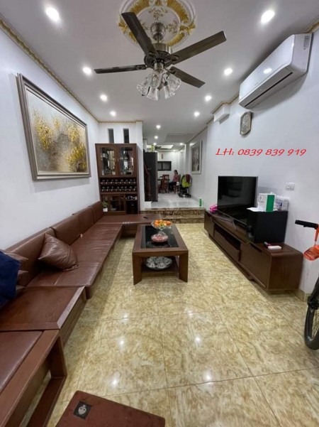 SIÊU PHẨM NHÀ ĐẸP 45m2, 5T, 6 NGỦ CHỈ 4,5 TỶ (Có ra lộc) PHỐ LẠC LONG QUÂN