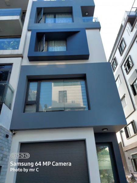 Bán nhà riêng ngõ 100 Hoàng Quốc Việt 7 tầng thang máy 60m giá 16 tỷ
