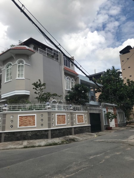 Cho Thuê Biệt Thự Nguyễn Gia Trí (D2), P25, Q.Bình Thạnh, DT: 10x20, 2 lầu.