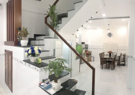 Bán nhà riêng đường 3/2, Quận 10, Ngang 5m, 5,2 tỷ