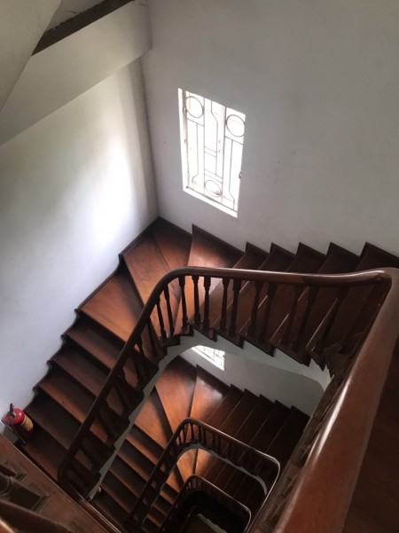 Nhà đẹp Phố Võ Chí Công, 5 tầng, 40m2 giá 3,5 tỷ