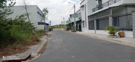 Chỉ còn 1 lô góc khu đô thị Nhà Xinh Home Garden MT Đinh Đức Thiện dt 100 m2, chiết khấu 1 cây vàng