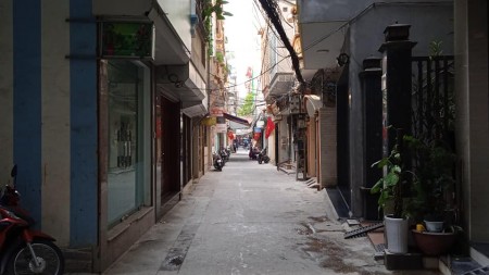 Bán nhà Đường Trường Chinh, Ngõ rộng ô tô, Lô góc, Kinh Doanh, 32m2.