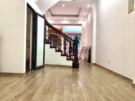 Bán gấp nhà Thái Thịnh 79m hơn 6 tỉ. lh 0352817810
