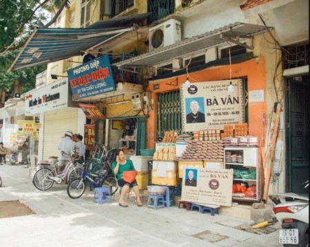 Rất Hiếm,Ngã 4, Vỉa Hè Rộng, Bán Nhà Mặt Phố Bà Triệu - Nguyễn Du, Dt65m, MT5.8m- Giá 32 Tỷ