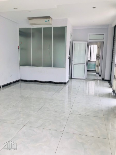 Cho thuê mặt bằng văn phòng 45m2 được ở lại giá 9 triệu/tháng trong KDC Vạn Phúc City Thủ Đức