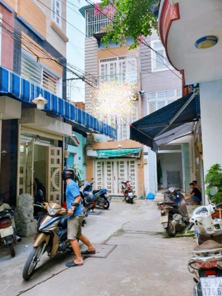 Bán nhanh nhà nhỏ đẹp 4 tầng Đường Âu Cơ, Quận Tân Bình, chỉ 2 tỷ 030