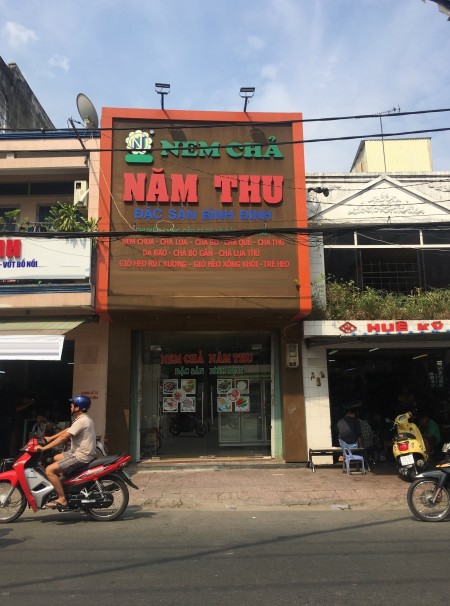 Nhà Mặt Tiền, Đường Hoa Sứ nhà ít sửa chữa 1 lầu