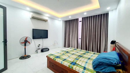 Bán nhà phố Lãng Yên, Hai Bà Trưng, 42m2, 5 tầng, MT 4.2m, giá bán nhỉnh 5 tỷ