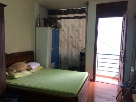 Chuyển nhà cần bán, Diên tích 45M ngõ hội vũ. gần chợ hầng da. bênh viên Việt Đức. Tiện ích bao quanh