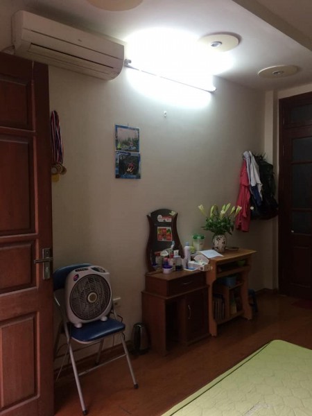 Chuyển nhà cần bán, Diên tích 55M Ngọc Lâm gần chợ, tiện ích bao quanh