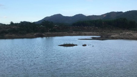 Đất giáp Suối có quy hoạch thổ cư cần bán 3ha gần trường Happy Village giá rẻ