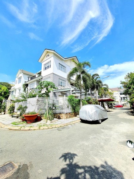 BÁN BIỆT THỰ CAO CẤP 270M2 VIEW SÔNG BÌNH CHÁNH 28.5 Tỷ