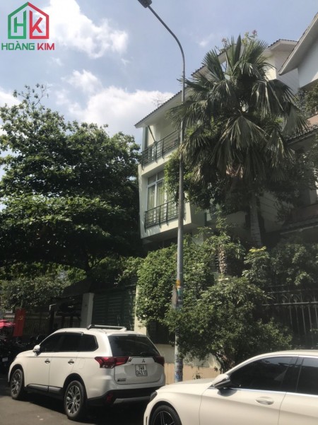 Cho thuê Villa giá rẻ duy nhất trên đường Hoa Phượng P. 2, Phú Nhuận.