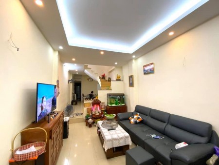 Nhà đẹp Phố Trương Định, Hoàng Mai, dt 60m2, 3 tầng, ngõ ba gác. Giá 3 tỷ 15