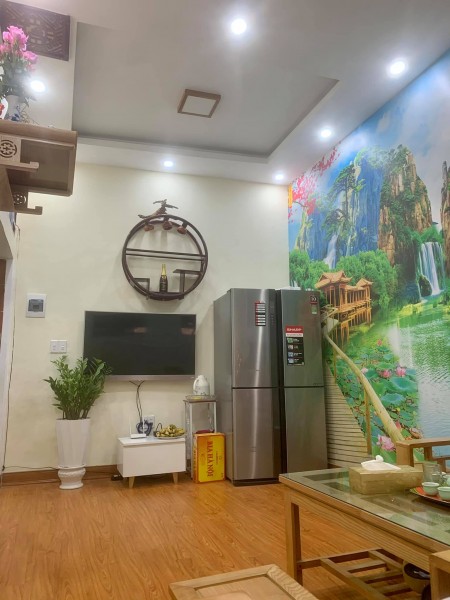Bán nhà 3 tầng, 25m2, khu vực gần trung tâm chợ mơ, Bạch Mai.