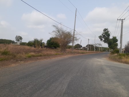 Bán đất mặt tiền đường nhựa cách khu công nghiệp 1km