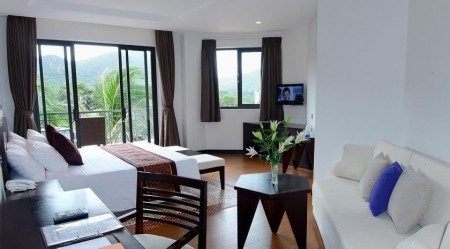 Bán khách sạn 16 phòng đường Hồ Qúy Ly. Phường Thắng Tam cách biển chỉ 100m.