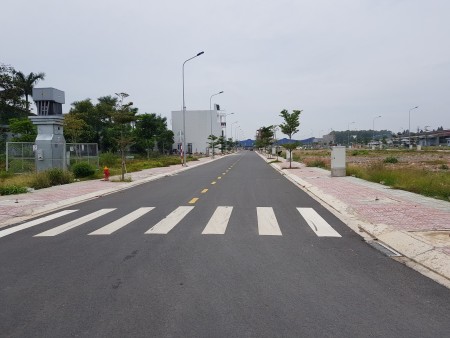 Cần bán gấp lô góc 2 mặt tiền ngay ngã tư miếu Ông Cù, giá chỉ 1ti6 đường rộng 13m
