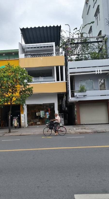 Hai Bà Trưng dt 4 x 33 cho thuê nguyên căn mặt tiền quận 1