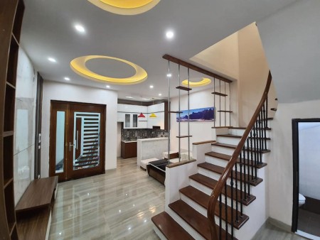 Bán gấp nhà Nguyễn Đức Cảnh full nội thất, 35m x 5 tầng MT 3.5m, 3.3 tỷ
