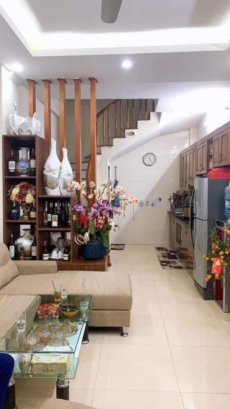 Bán nhà chỉ cách phố Bạch Mai 20m, 31mx5T, nội thất VIP, giá 3.x Tỷ