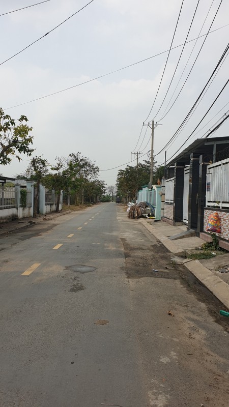 Kẹt tiền bán lỗ nhà MT Đường Trịnh Như Khuê Bình Chánh, 90m2 SHR, giá 1 tỷ