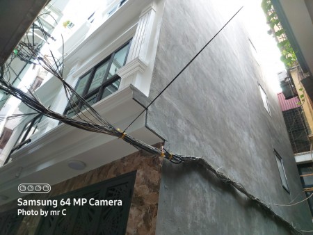 Bán nhà khu Hoàng Cầu diện tích 60m x 4 tầng mặt tiền 8m giá 6.2 tỷ