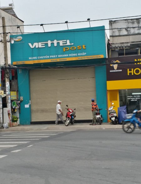 Nhà Mặt Tiền Đường Đại Lộ 2, xe cộ đông đúc