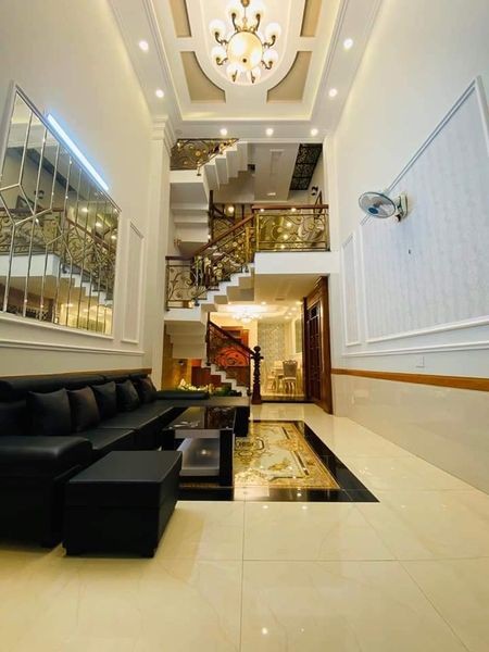 Khách Sạn P8 Gv Doanh Thu 280 tr/Tháng, dt 170m2 giá 36 Tỷ