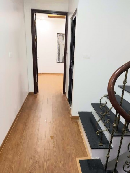 Cần Bán gấp nhà đẹp, rộng 70 m 4 tầng 4.9 tỷ Phố Vọng Hai Bà Trưng