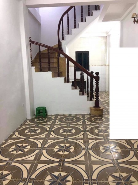 Cần bán nhà Hai Bà Trưng ,33m2, 5 tầng, chỉ 2.7 tỷ.