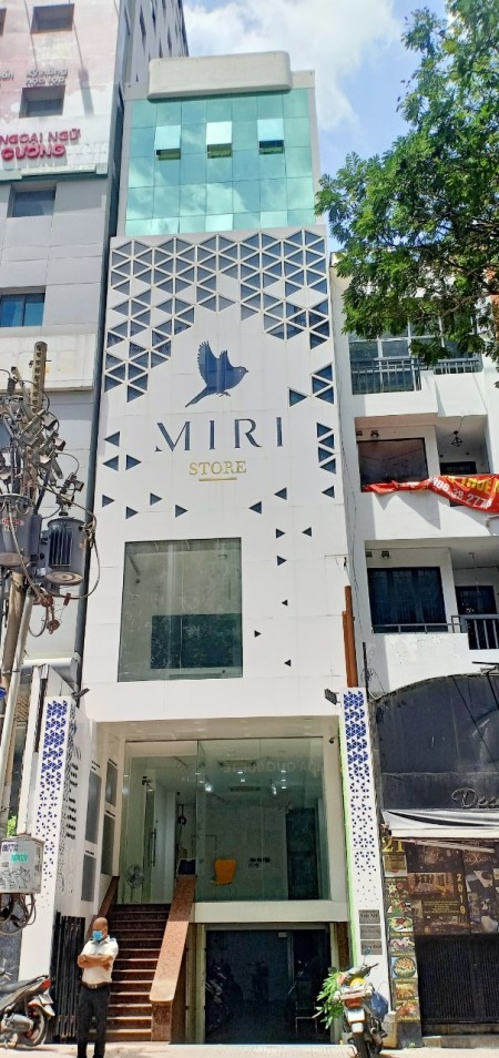 Cho thuê nhà mặt tiền Nguyễn Thái Binh Quận 1 trệt 4 lầu có thang máy