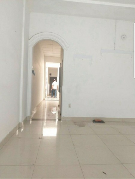 Nhà 3 phòng ngủ giá 8tr hẻm xe hơi đường Bùi Văn Ba, Quận 7