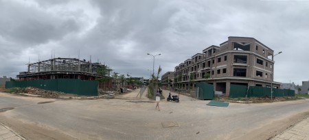 BÁN SHOPHOUSE SUẤT NGOẠI GIAO 2 MẶT TIỀN CĐT HOÀN THIỆN MẶT NGOÀI LH 086566*9997
