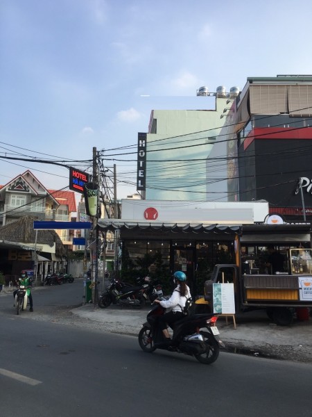 Cho Thuê Mặt Bằng Góc 2 Mặt Tiền - 5 x 22 - Trần Quang Khải