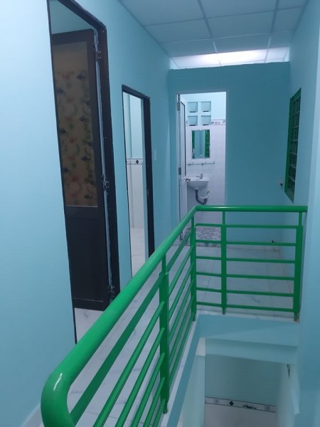 Gần mực thì đen gần em Hiếu mua nhà 3 mặt tiền Nguyễn Tất Thành P18 Quận 4 giá 2 tỷ 7