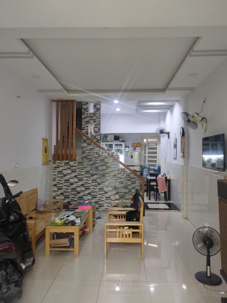 Chỉ 5.8 tỷ có nhà HXH 4x10 CMT8 p4 Tân Bình