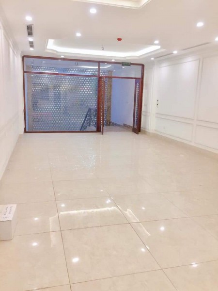 MẶT PHỐ KHÚC THỪA DỤ, CẦU GIẤY KINH DOANH SẦM UẤT VỊ TRÍ ĐẮC ĐỊA KHÔNG LỖI PHONG THỦY