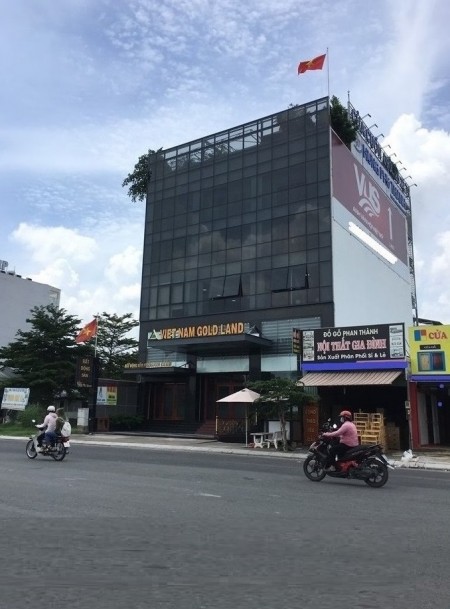Nhà Mặt Tiền, Đường Song Hành dân cư đông đúc