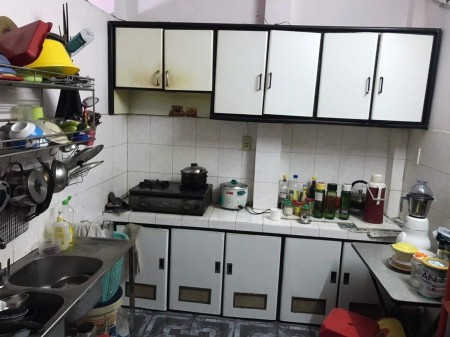 Bán Nhà Đẹp Phố Lạc Long Quân, Hẻm xe hơi, Hai mặt tiền trước sau, 48m2, giá 4.65 tỷ có thương lượng.