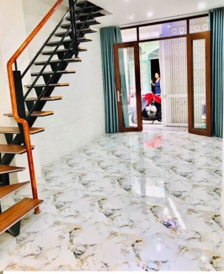 Bán nhà gấp, Lã Xuân Oai, Q9, DT 6.7x 13.5m chỉ 3tỷ4, lh 0903428326